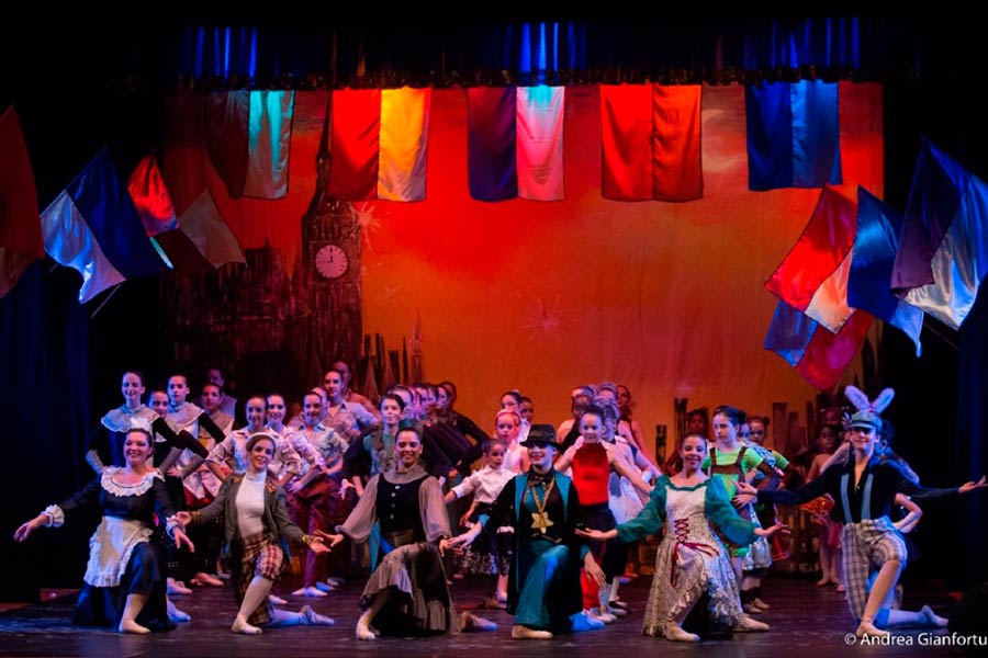 “Touch the Theatre”!: in scena venerdì al Teatro verdi