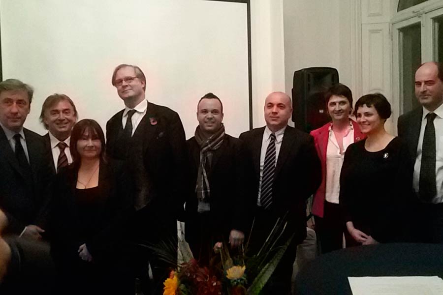 Due guru dell’arte e della scrittura presentano a Londra “Terre di Piero’ a giornalisti e operatori del settore