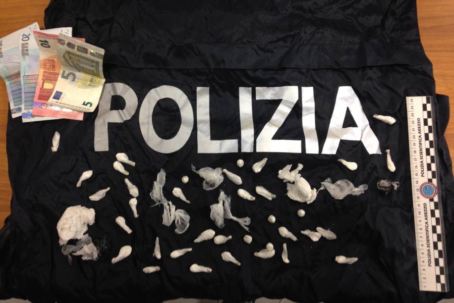 Pusher tunisino arrestato dalla Polizia di Stato