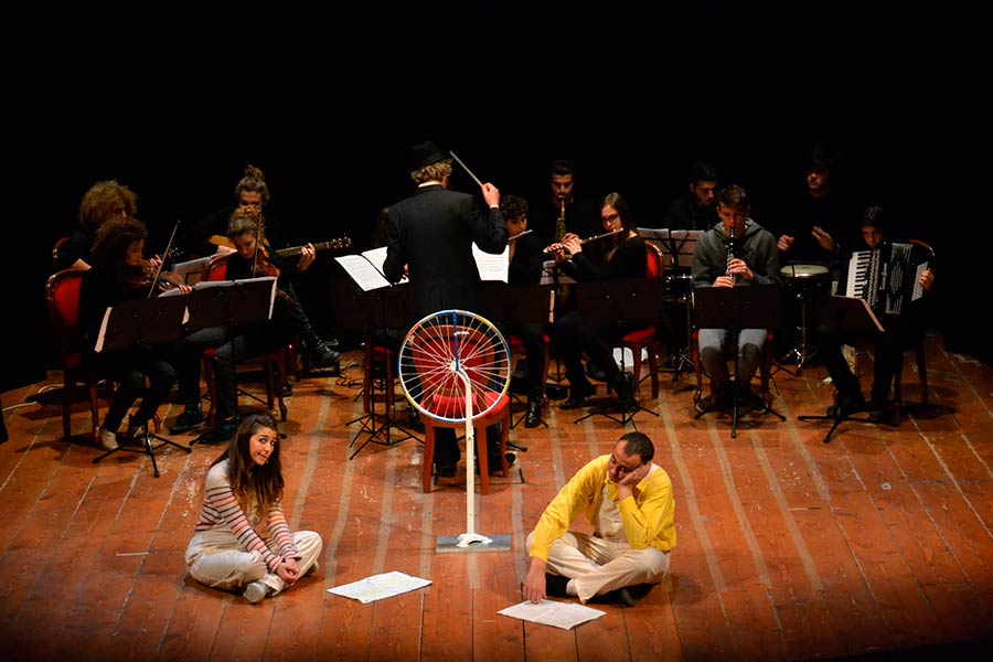 “Yulè, la ruota dell’anno” spettacolo per le famiglie dell’Orchestra Multietnica Giovanile di Arezzo