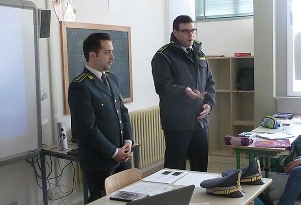A scuola con la Guardia di Finanza: al via la terza edizione del progetto “educazione alla legalità”