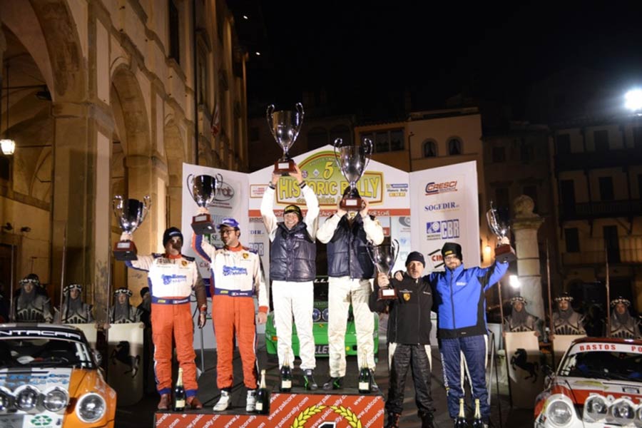 Alberto Salvini e Davide Tagliaferri (porsche 911 rsr) si aggiudicano in volata il 5° Historic Rally Vallate aretine