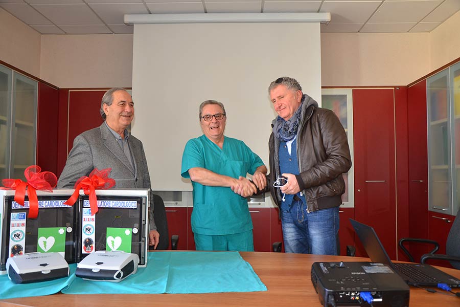Bibbiena, donati all’ospedale dalla fondazione Cesalpino due defibrillatori semiautomatici