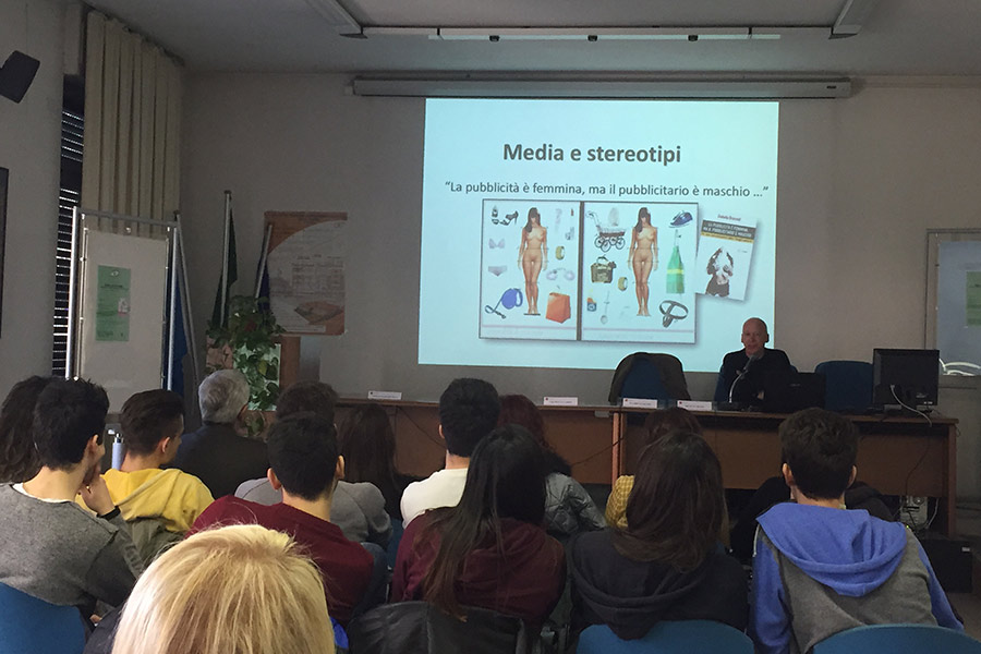“Sesso, quanti dubbi”, all’ITIS di Arezzo le mille domande di bambini e adolescenti nel libro di Paolo Sarti a confronto con l’indagine “Sesso, droga e rock roll”