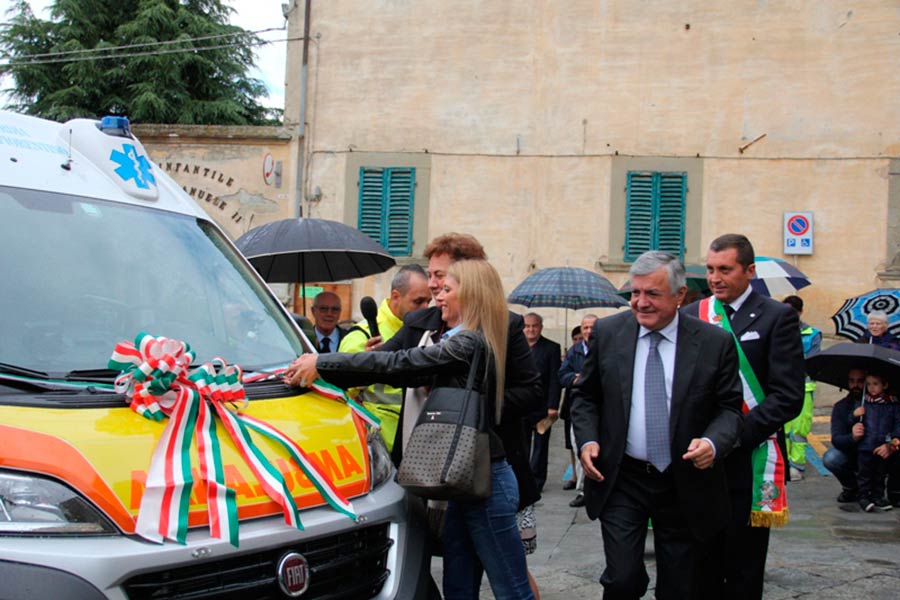 Castiglion Fiorentino: inaugurata la nuova autoambulanza della Misericordia, acquistata grazie al contributo di Banca Valdichiana