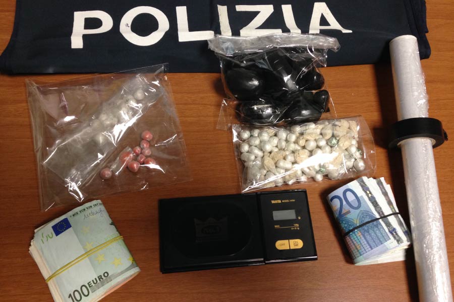 La Polizia arresta 4 spacciatori