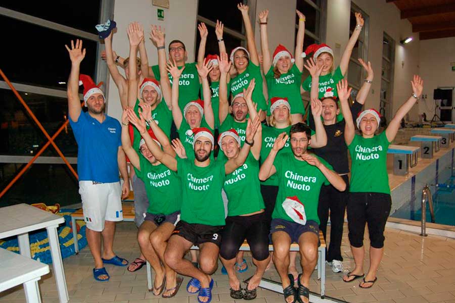 In trecento in vasca per il saggio di Natale della Chimera Nuoto