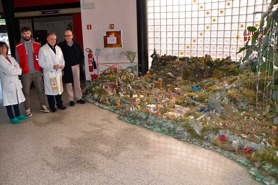 Un grande Presepe all’ingresso del San Donato