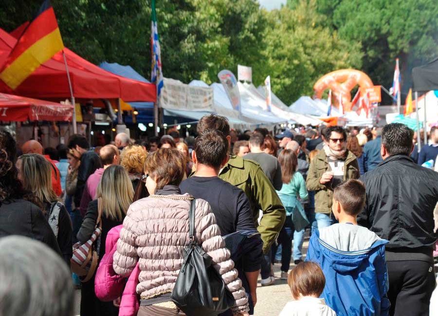 Mercato settimanale straordinario per domenica 20  dicembre 2015 a Camucia tutto il giorno