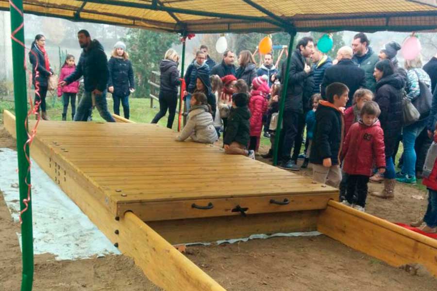 Carnevale di Foiano: il comitato dona nuove sabbiere alle scuole