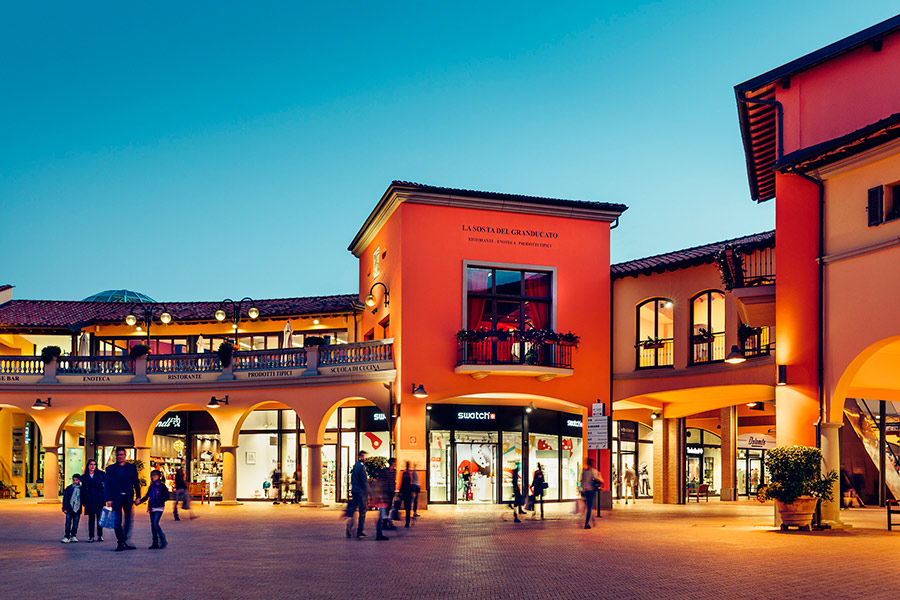 Casucci (Lega): ” Il Valdichiana Outlet in crisi per la pandemia: chiediamo alla Regione un sostegno alle attività commerciali del centro”