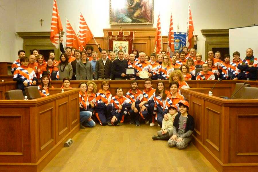 30 candeline nella torta del Gruppo Storico e sbandieratori di Castiglion Fiorentino
