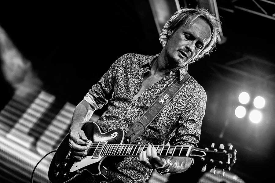 Da Sanremo a Brian May: la chitarra di Luca Colombo arriva ad Arezzo