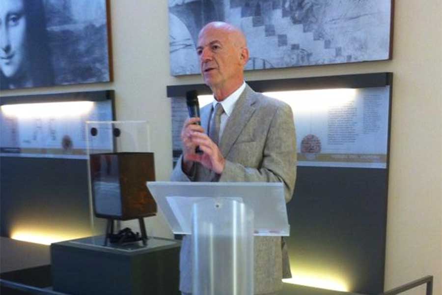 Leonardo: “Suo nonno ‘evadeva’ il fisco”