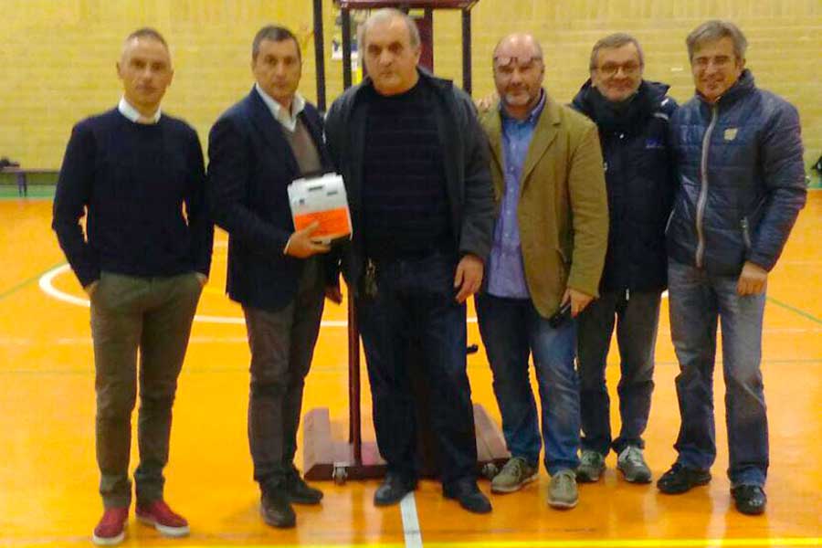 Donato dall’Avis di Castiglion Fiorentino un defibrillatore