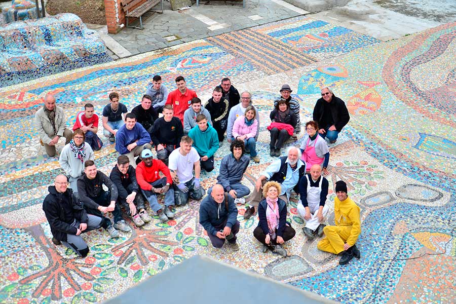 La Scuola Edile Francese CFA.BTP 57 di Metz partecipa al mosaico di Indicatore