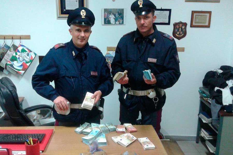 La Polizia cattura tre pregiudicati responsabili di rapina in danno di un Istituto Bancario