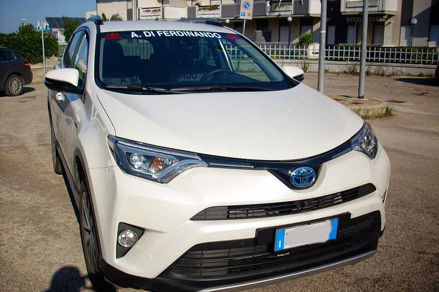 Toyota: arriva il restyling per il RAV4