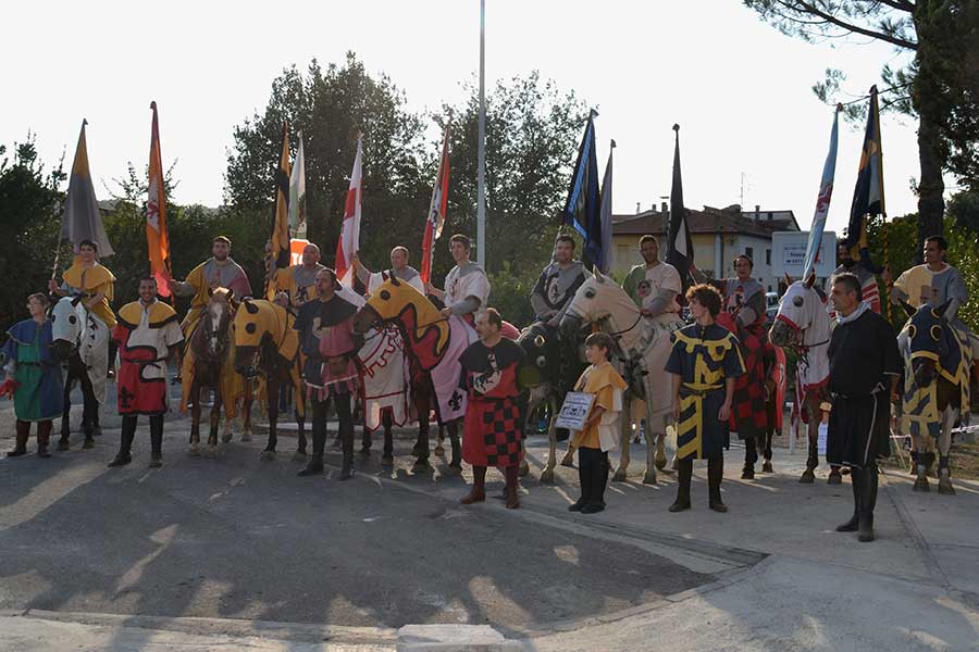 I Cavalieri di Arezzo alle feste medievali di Offagna