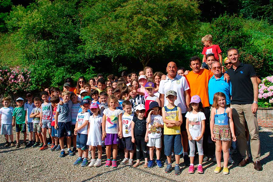 Al tennis Campaldino l’inno d’italia cantato da 100 piccole voci