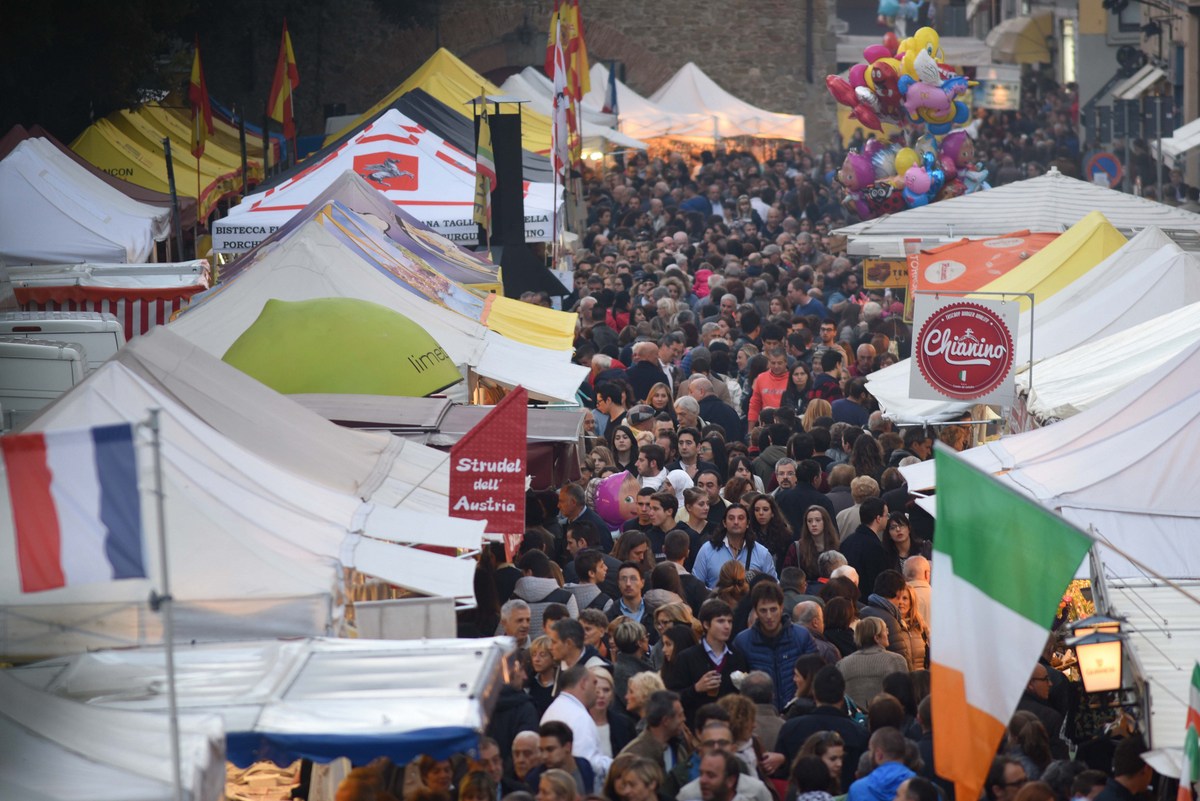 Tornano ad Arezzo i mercatini del mondo