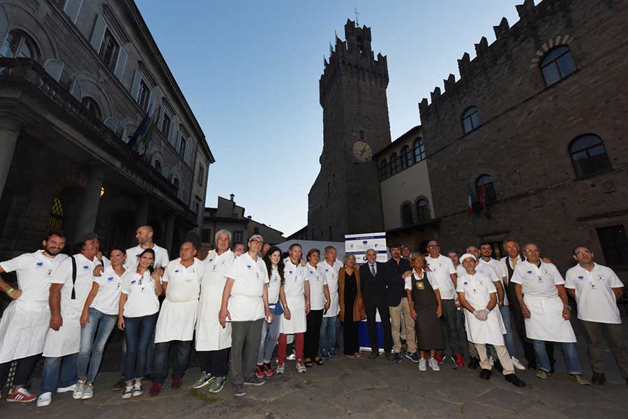 Cena dei macellai toscani ad Arezzo, raccolti 12.500 euro per Amatrice