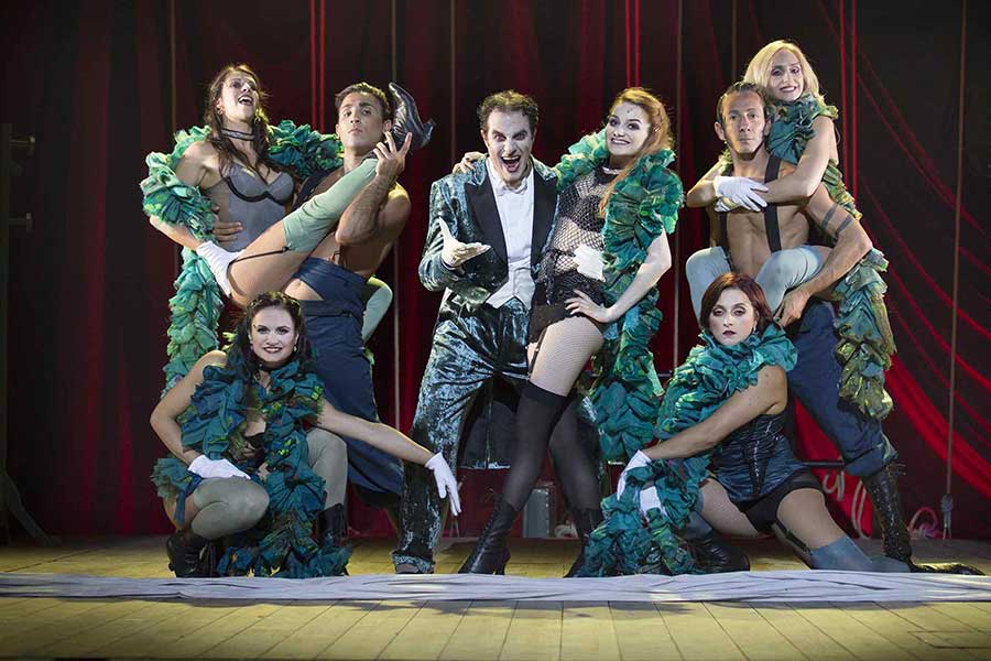 Al Signorelli di Cortona Giampiero Ingrassia in “Cabaret”