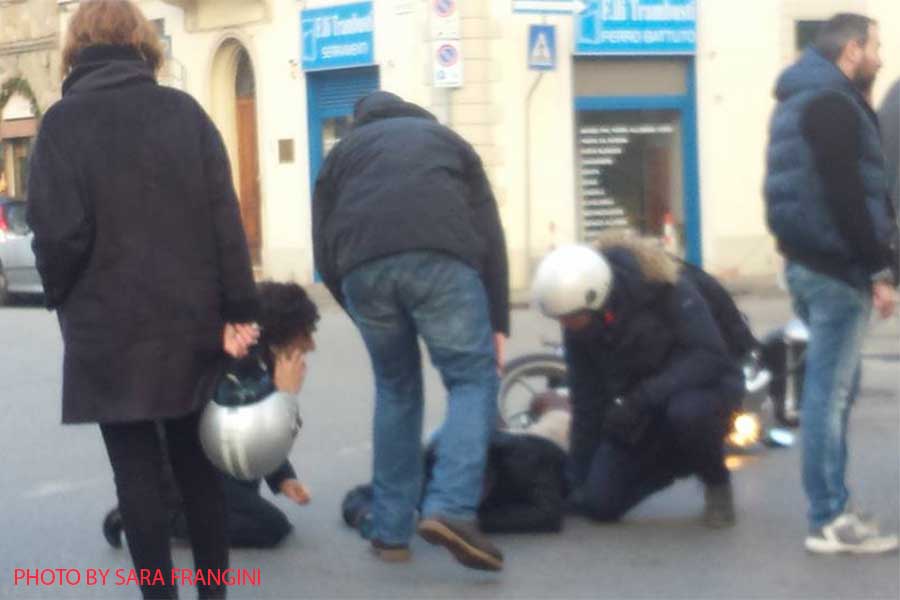 Incidente in piazza Gavinana a Firenze, coinvolta la moglie dell’ex Premier Matteo Renzi Incidente in piazza Gavinana a Firenze, coinvolta la moglie dell’ex Premier Matteo Renzi
