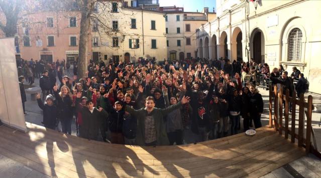 “Lavorando… in-pari”, il teatro e la scuola contro gli stereotipi di genere in difesa della figura femminile