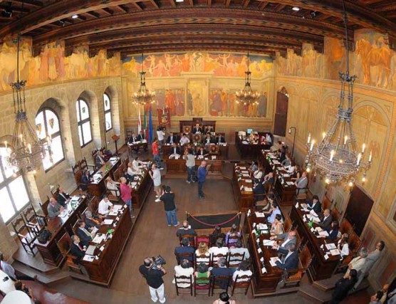 Concorso “Rivivere la Storia”: giovedì 20 aprile nella Sala dei Grandi della Provincia la premiazione delle scuole. Concorso “Rivivere la Storia”: giovedì 20 aprile nella Sala dei Grandi della Provincia la premiazione delle scuole.
