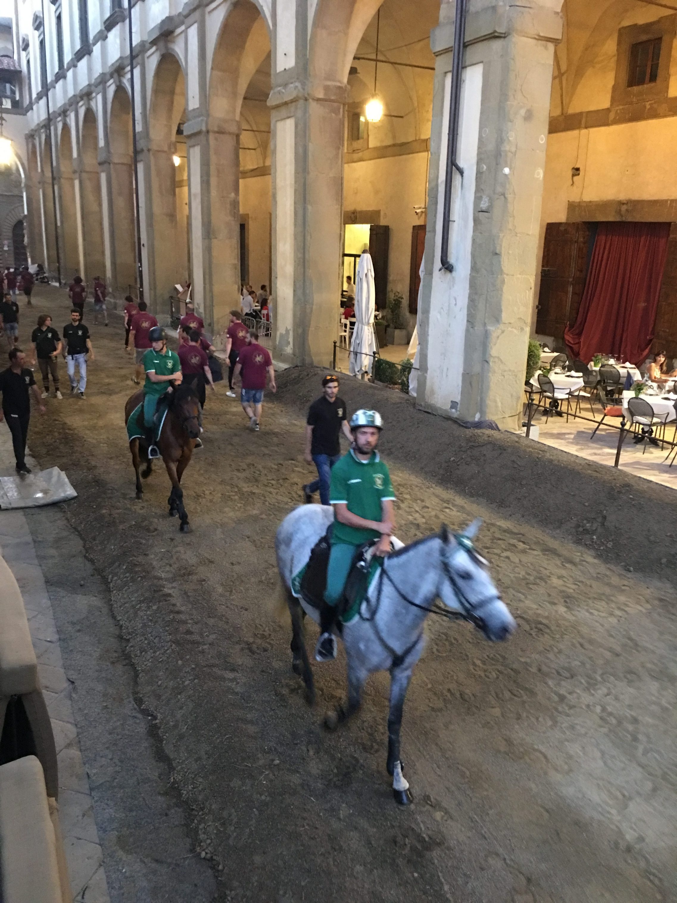 Partono le prove in piazza dei Giostratori: l’elenco completo dei cavalli accreditati in attesa del verdetto su Baby Doll