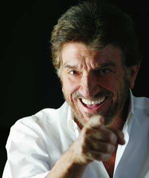 Gigi Proietti gioca d’anticipo, appuntamento martedì 27 alle 21,30 sul palco del Passioni Festival
