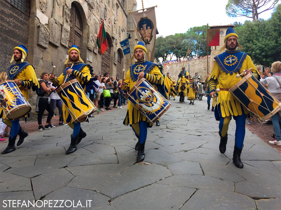 Riunione dei figuranti a Porta Santo Spirito