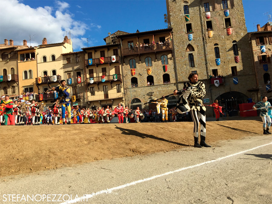 La macchina organizzativa del soccorso in piazza grande per la Giostra del Saracino