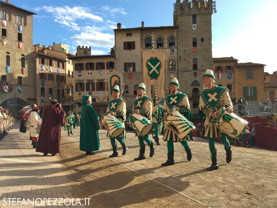 Porta Sant’Andrea: tutte le comparse che indossano i colori biancoverdi