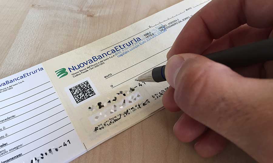 Visure protesti per assegno senza provvista: di cosa si tratta?