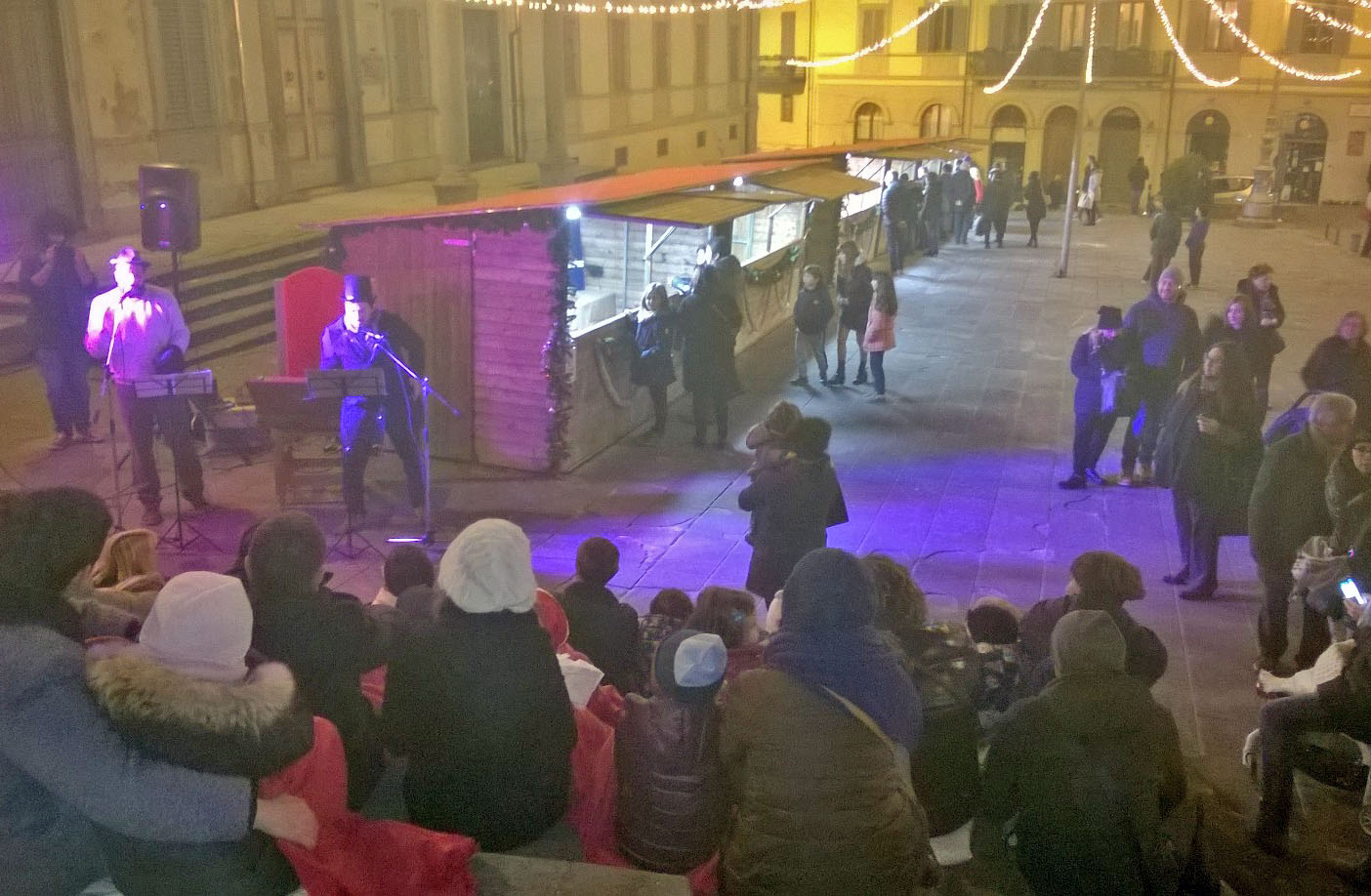 Il teatro nelle piazze di Arezzo con “Libera… un sacco di storie”