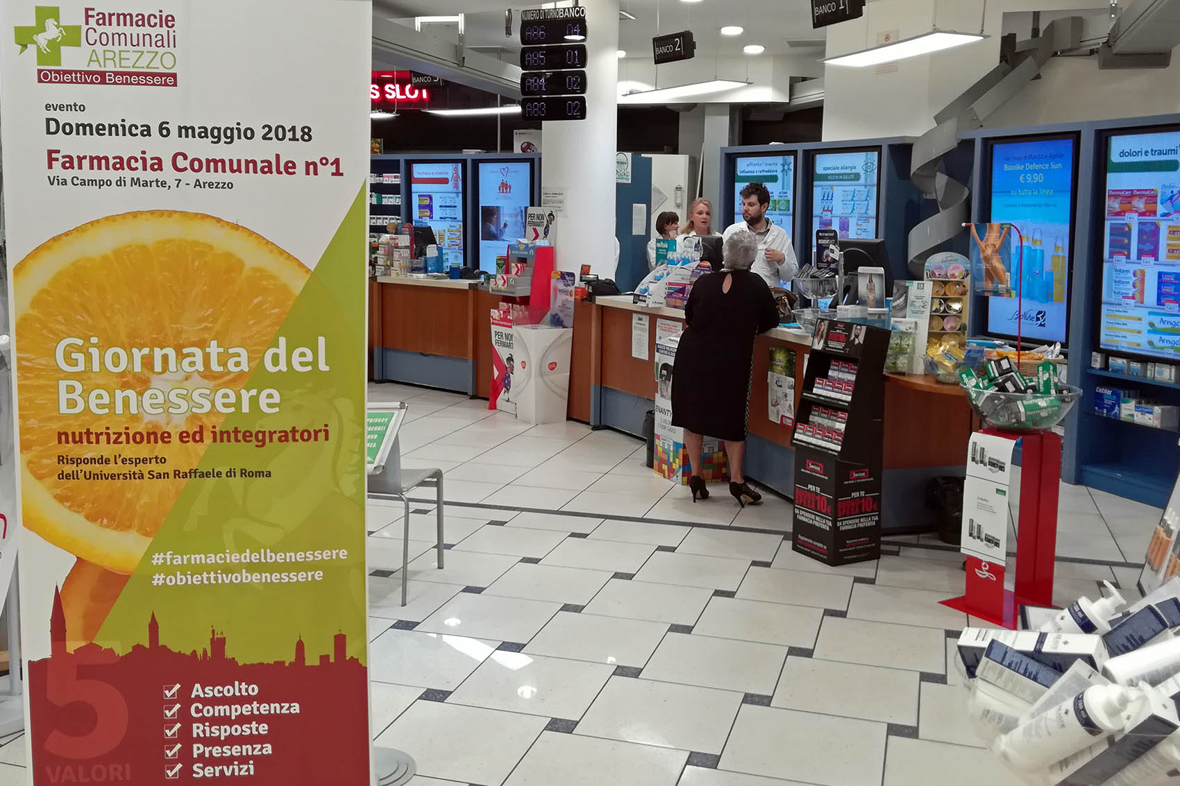 “Nutrizione ed integratori”, farmacisti ed esperti incontrano i cittadini