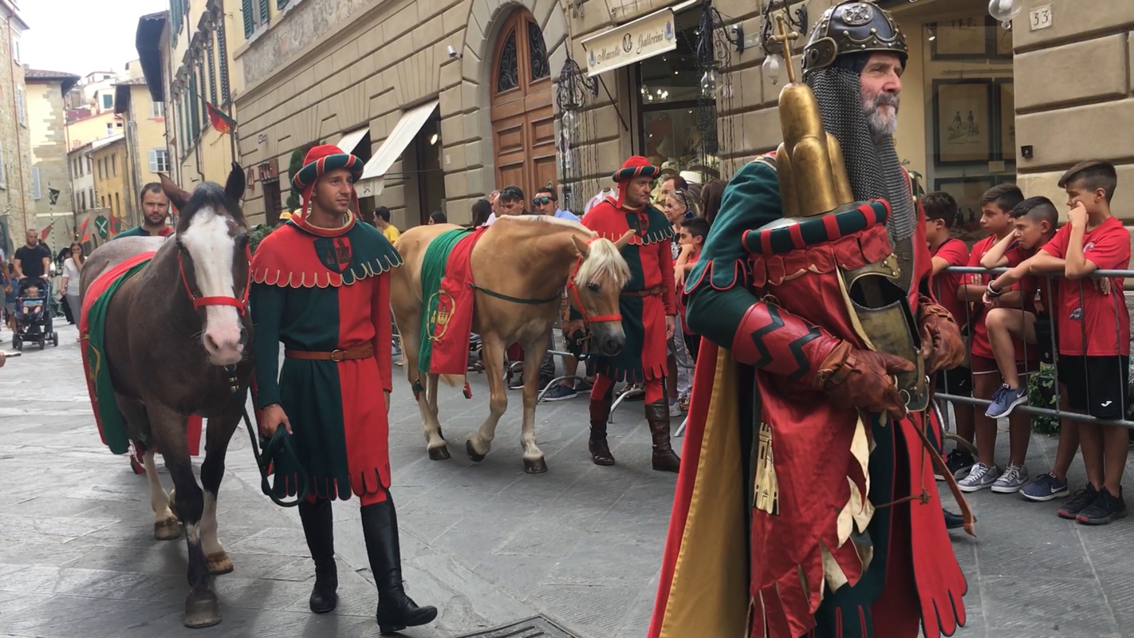 Investitura dei cavalieri e bollatura dei cavalli: le coppie ufficiali che disputeranno la giostra