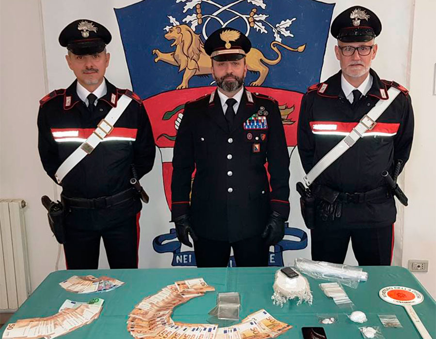 Arrestato spacciatore con 30grammi di cocaina e 4mila euro