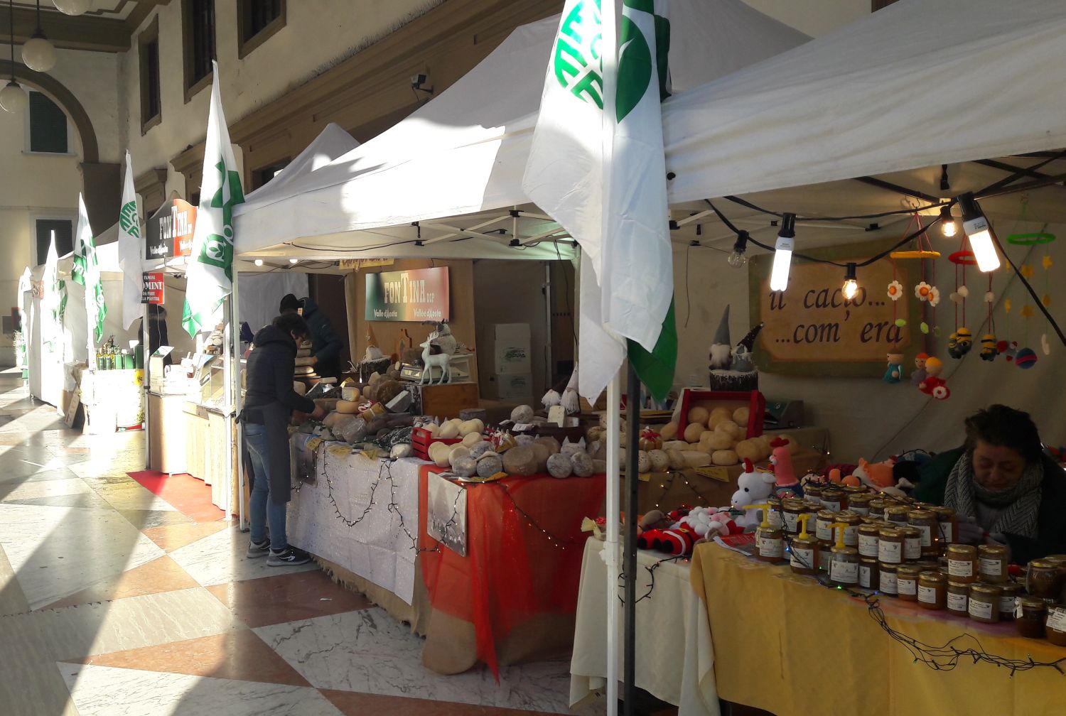 Mercato Agreste sotto i Portici di via Roma