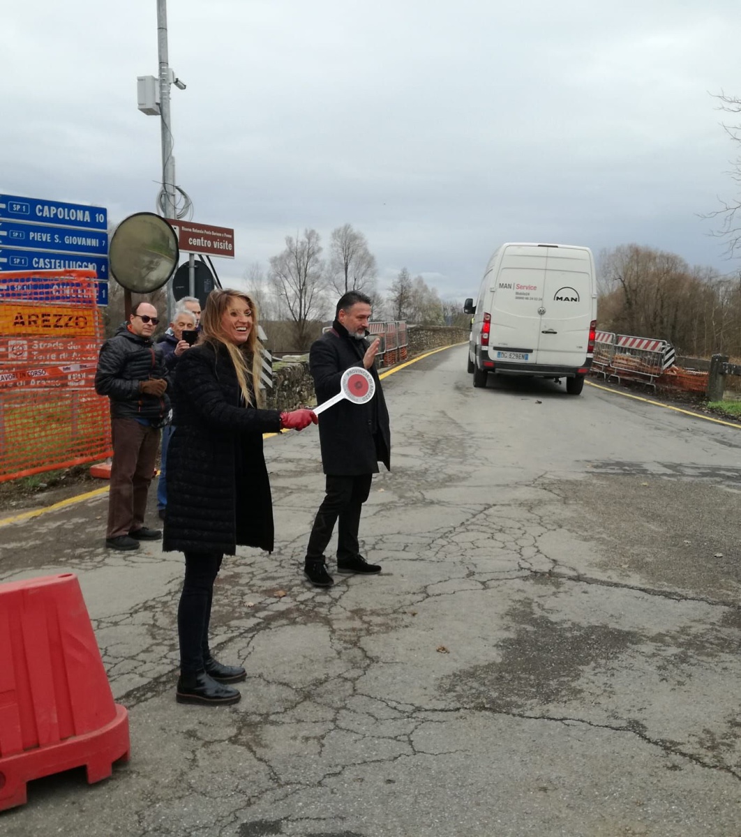 La Presidente della Provincia riapre al traffico Ponte Buriano 