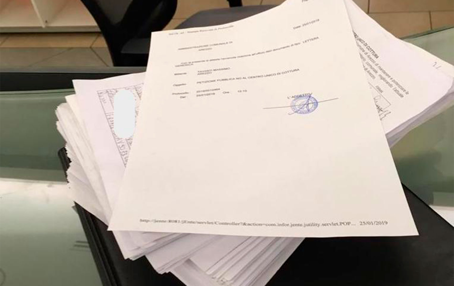 Petizione contro il centro unico di cottura, protocollate 2400 firme