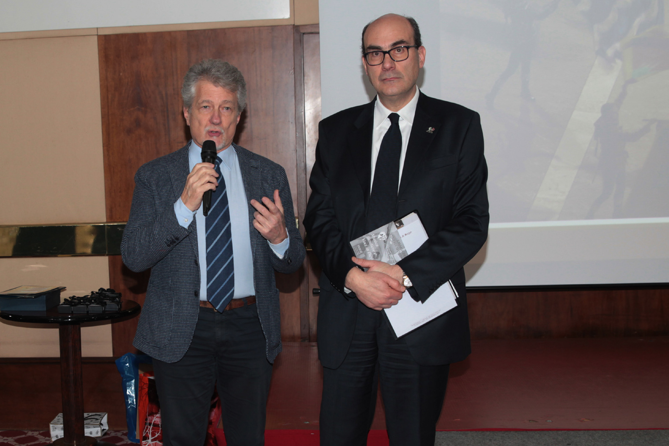 Grande successo per la Cena sociale degli Sbandieratori di Arezzo