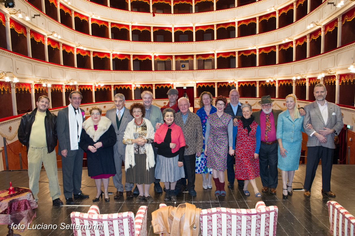 Spettacolo a sostegno di Casa Thevenin al teatro Signorelli