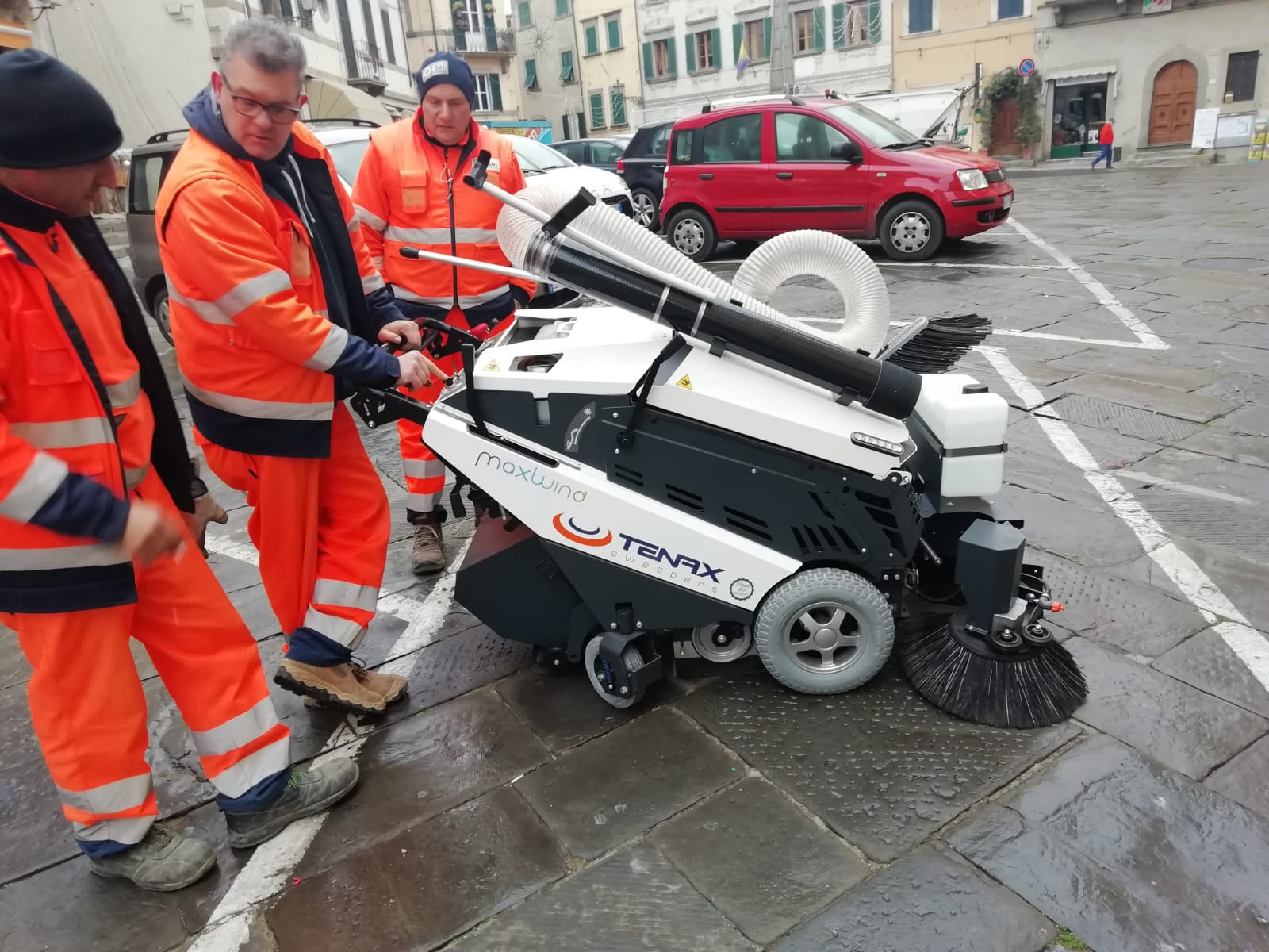 Monte San Savino, nuovi strumenti tecnici per la pulizia del centro storico