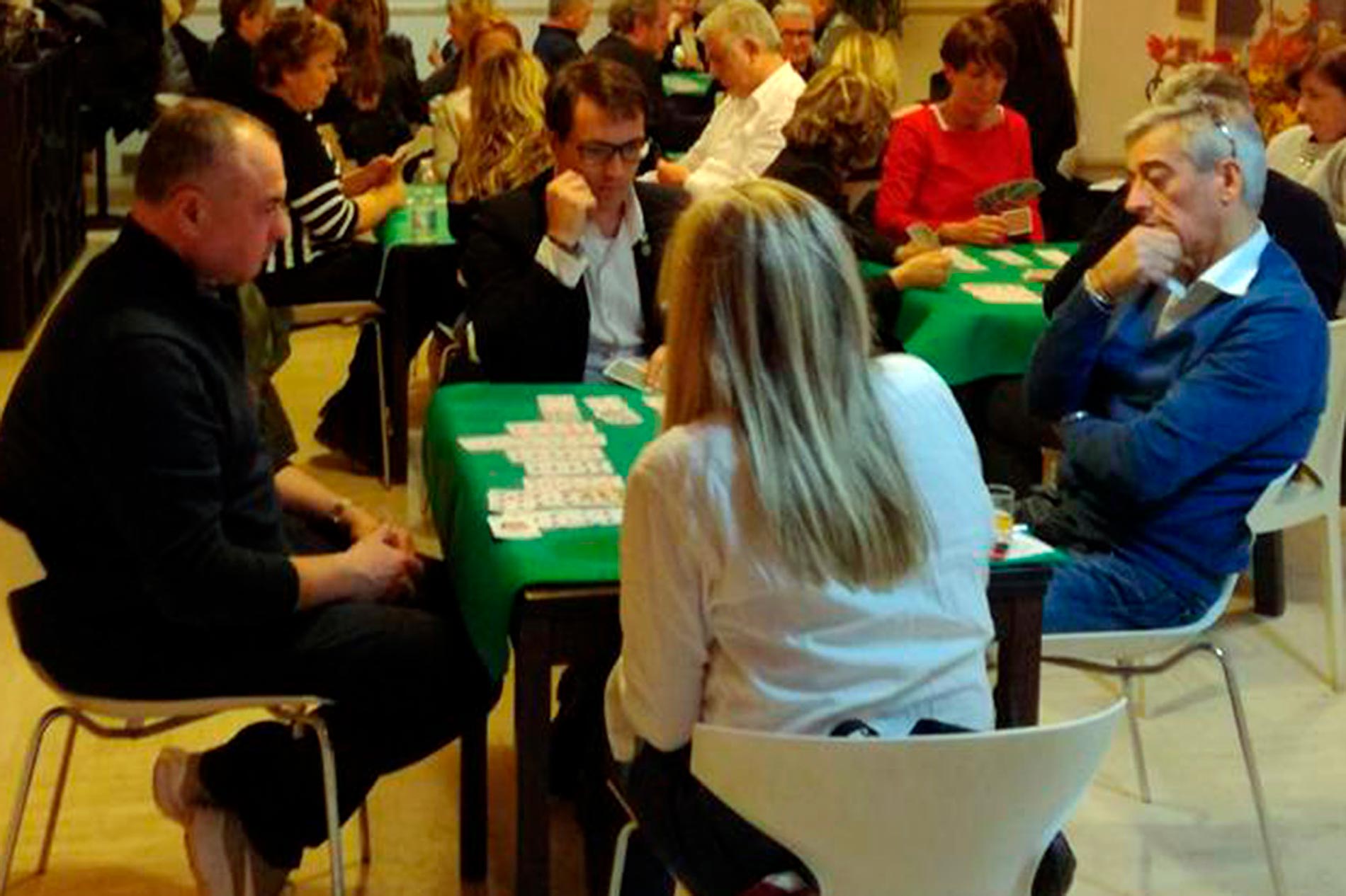 Un torneo di burraco contro la violenza sulle donne