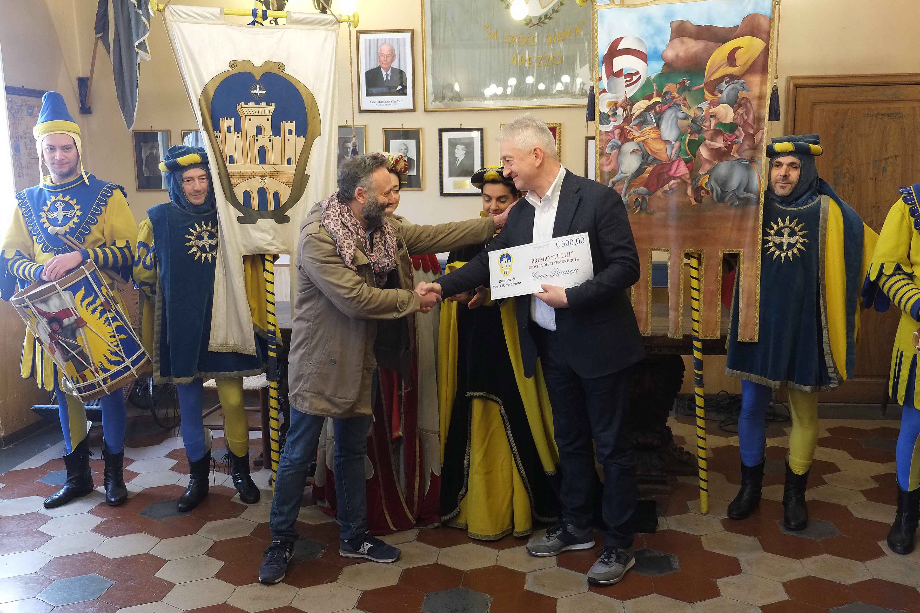 Santo Spirito dona il premio Tului alla Croce Bianca – FOTO