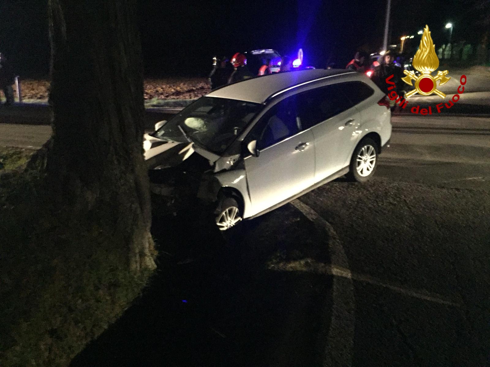 Incidente stradale due le auto coinvolte, una persona ferita
