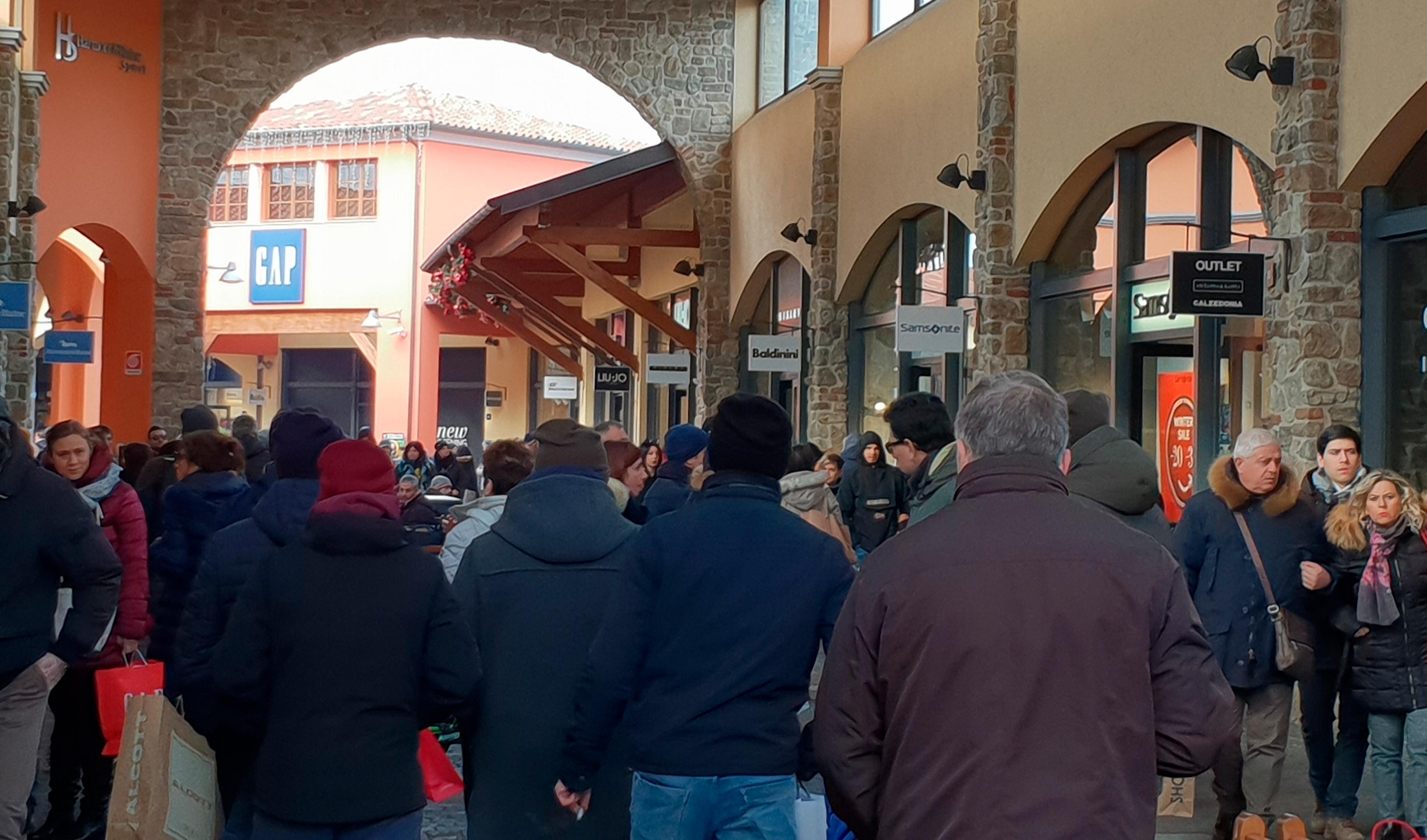 Saldi invernali: subito pienone al Valdichiana Outlet Village